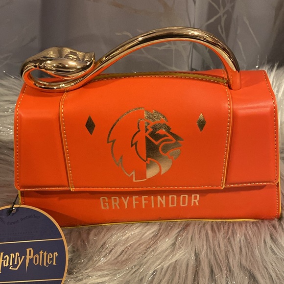 BNWT HARRY POTTER Gryffindor Orange and Gold Crossbody Bag - Picture 3 of 8